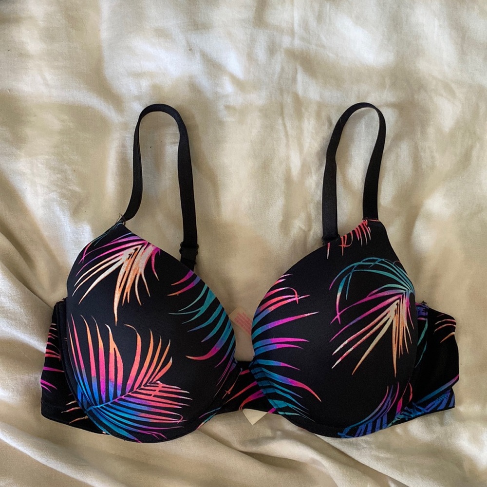Victoria’s Secret pink bra